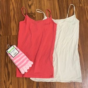 2 tank tops with toe socks